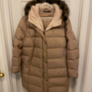 Ralph Lauren Women's Tan Puffer Coat with hood. Button and zipper closure.